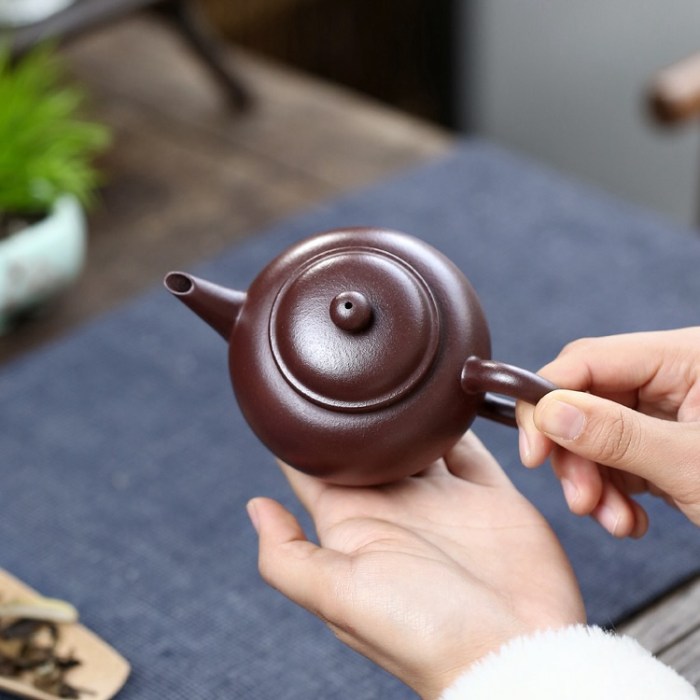 Hui Meng Chen: Reviving the Shui Ping teapot